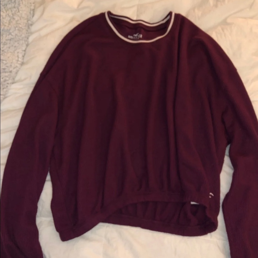 Maroon cropped hollister tee